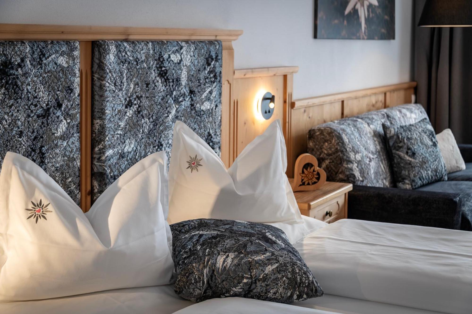 Hotel Edelweiss มารันซา ภายนอก รูปภาพ
